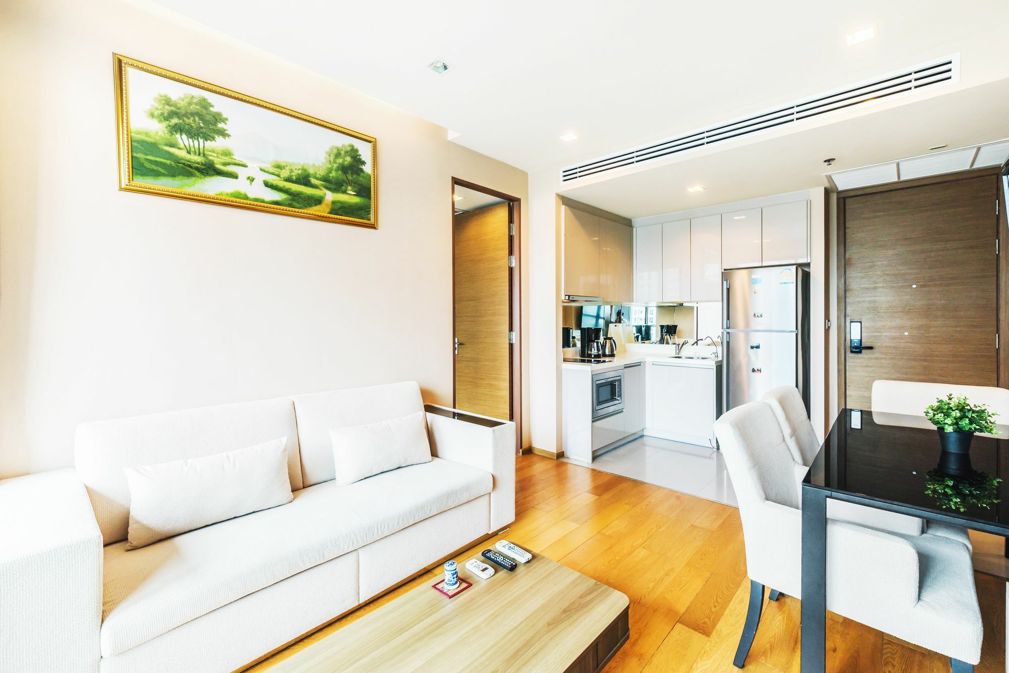 The Address Sathorn By Favstay Bangkok Kültér fotó